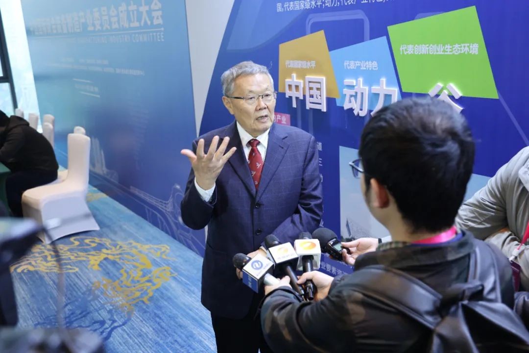 何清华：走“双循环”路线 勇攀制作业世界高地