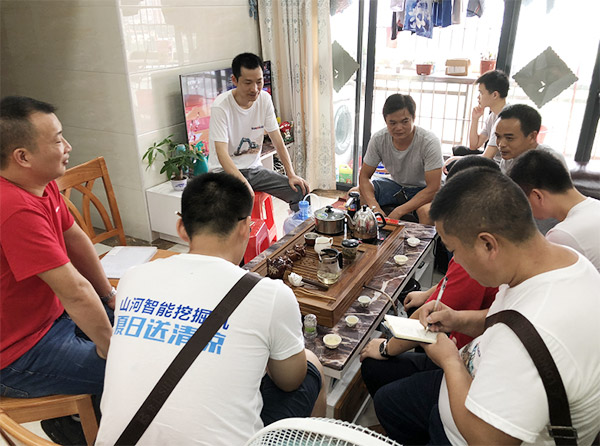 “清冷”送到客户手中，，，为2138cn太阳集团城智能售后服务活动打CAII