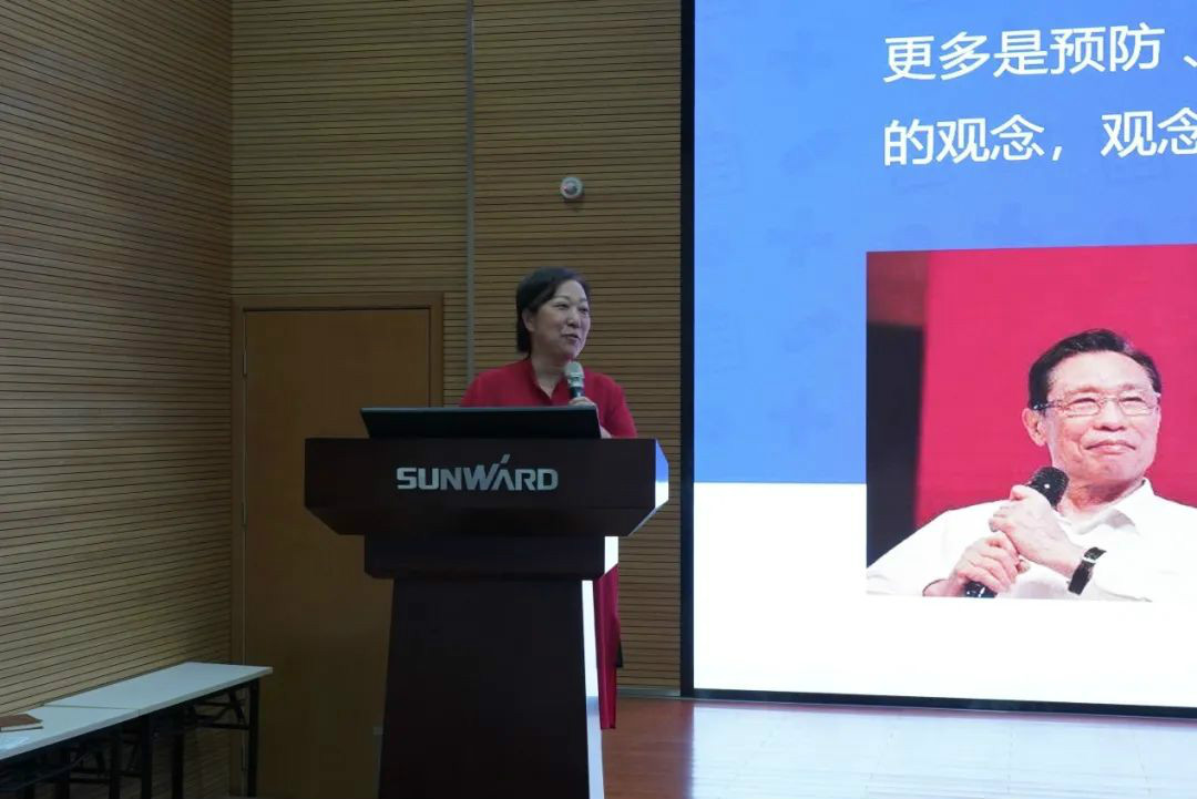 关爱科技工作者健康——健康科普进企业走进2138cn太阳集团城智能