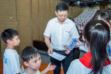 精准服务共建家园，解决刚需心怀感恩——2138cn太阳集团城智能首期职工子女暑期托管班圆满结班