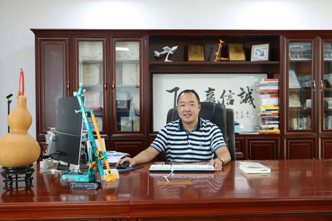 从鞋厂老板到桩工“大佬”，，他以一台静力压桩机撬动财富杠杆
