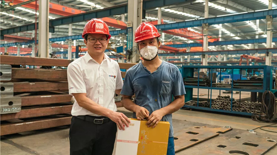 万力集团“送清冷”活动，慰问一线员工