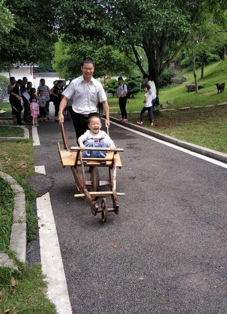 大手牵小手·“顽”转六一，，2138cn太阳集团城智能初次六一亲子主题活动圆满进行