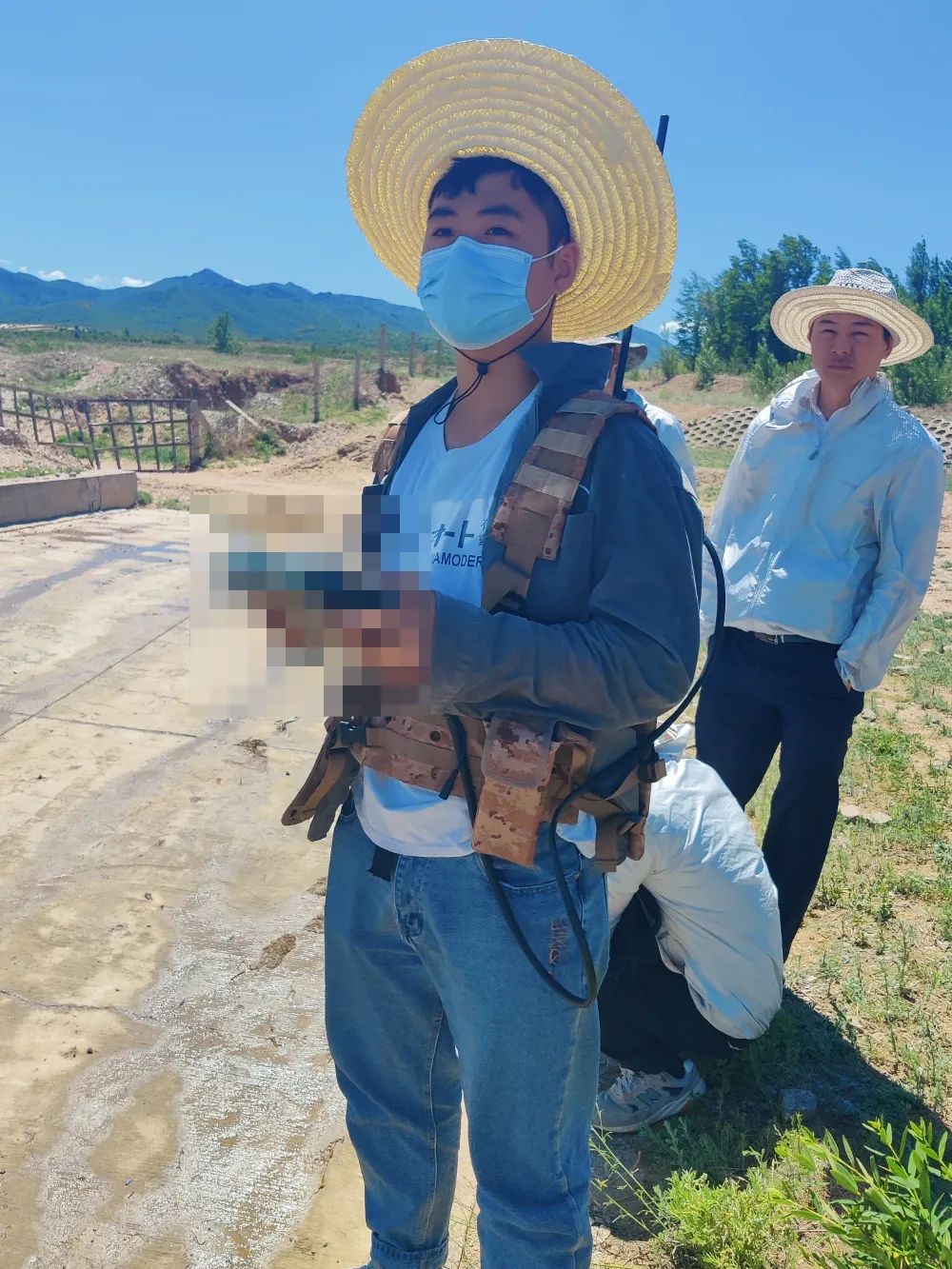 致敬！战斗在风沙中的特种设备团队