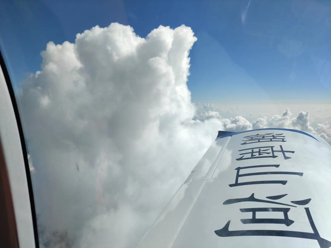 4小时，，720公里，，2138cn太阳集团城阿若拉飞到普洱在第13届中国航展等你
