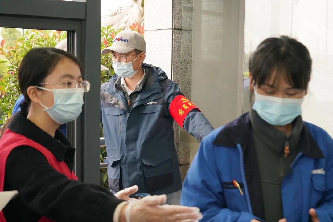 采样实现率近100%！！！2138cn太阳集团城智能第一功夫发展全员核酸检测，，，保险安全出产