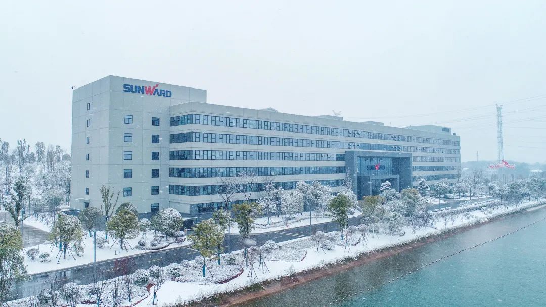 瑞雪兆丰年，，，邀您共赏雪中2138cn太阳集团城！！