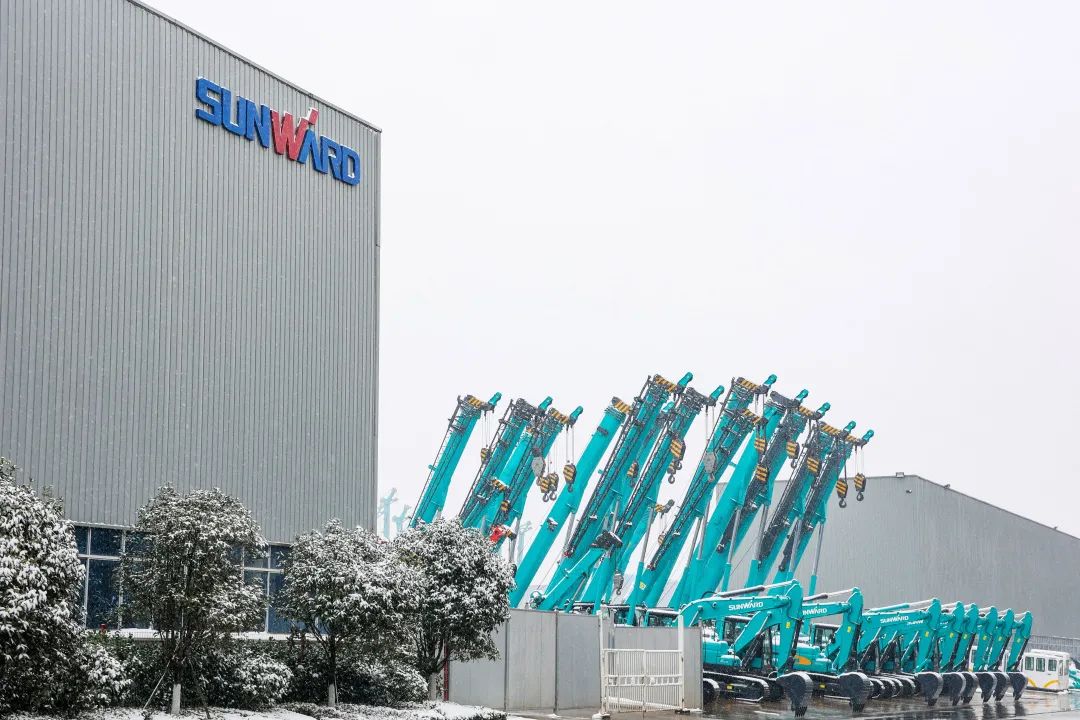 瑞雪兆丰年，，，邀您共赏雪中2138cn太阳集团城！！