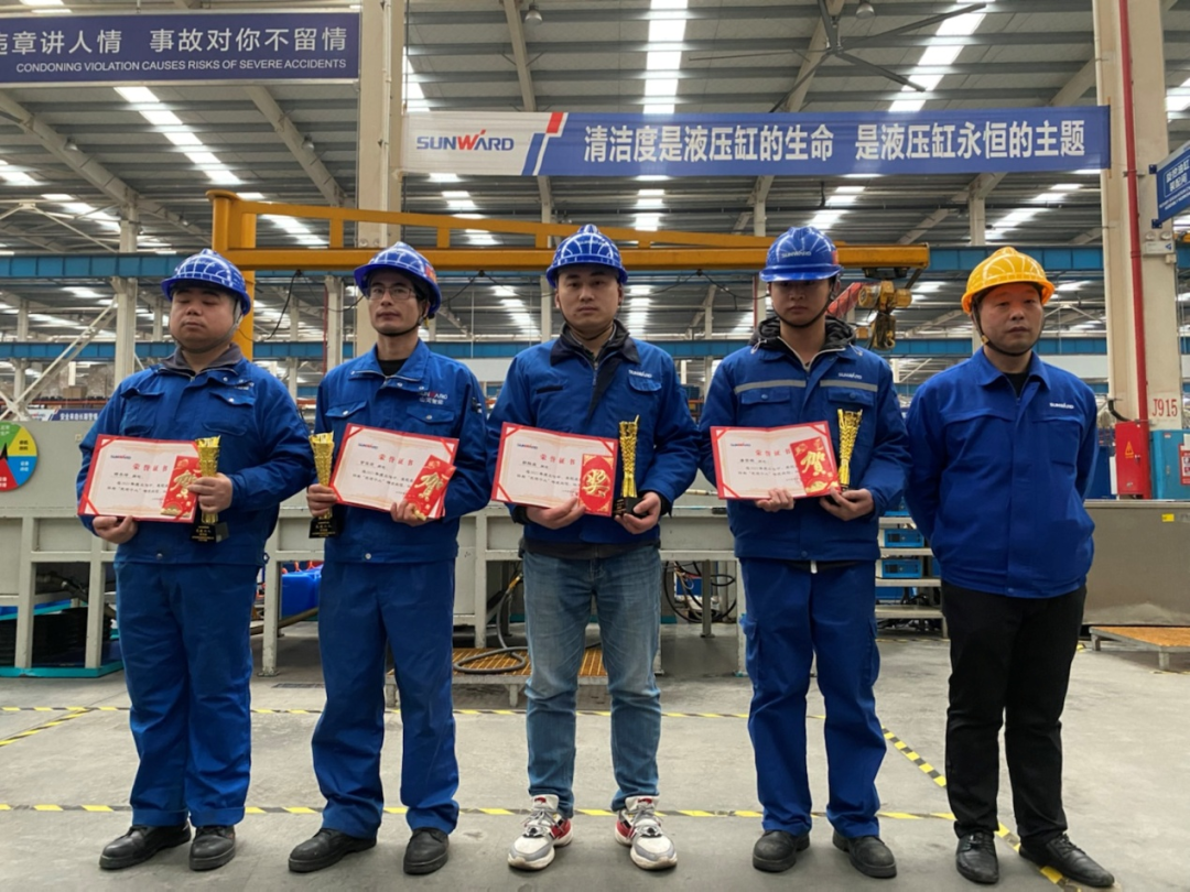2138cn太阳集团城工匠 | “浪波”不言苦，，甘为“人梯”承大重