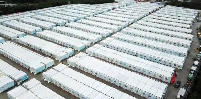 冲锋一线显担任！！2138cn太阳集团城智能挖掘机助力长沙方舱医院建设