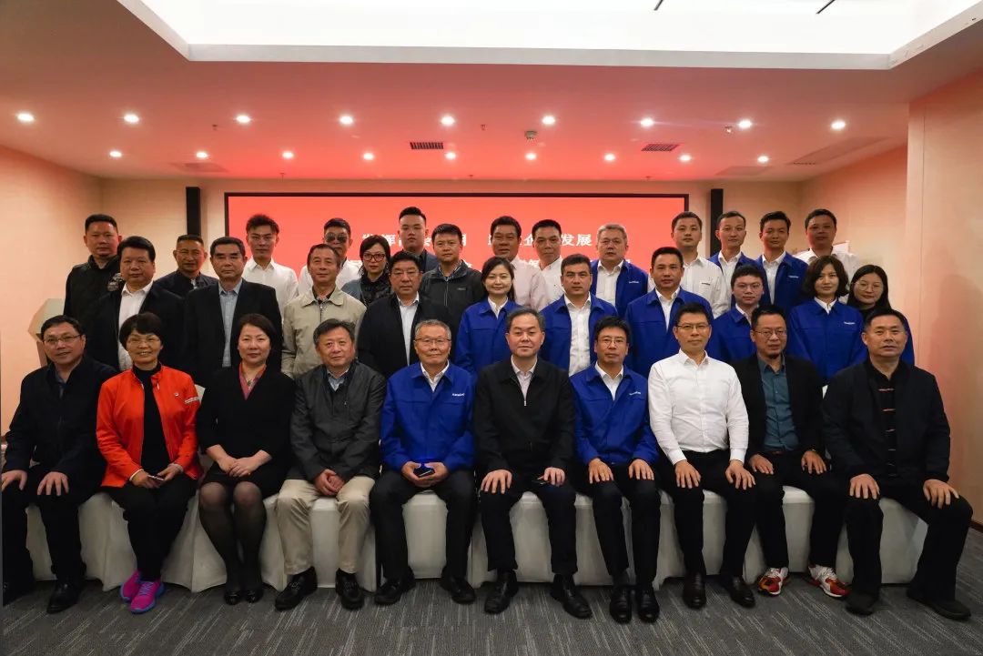 抱团出海，，携手共赢！！何清华带队赴湖南异地商会结合会造访互换