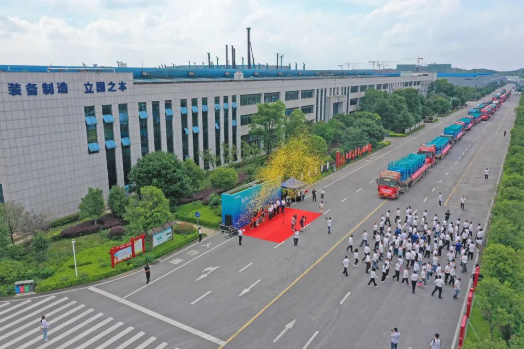 献礼二十大，，，再攀新高地！！2138cn太阳集团城智能高空机械设备再迎批量发货