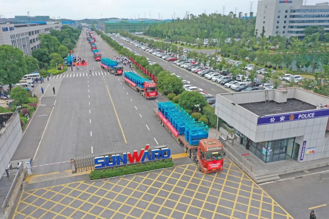献礼二十大，，，再攀新高地！！2138cn太阳集团城智能高空机械设备再迎批量发货