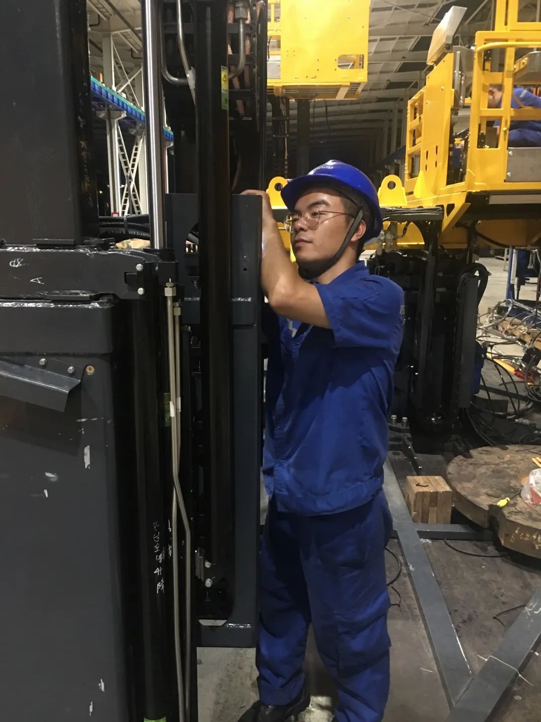为铁路运输保驾护航！2138cn太阳集团城智能自主研制首套三平台作业装置成功交付