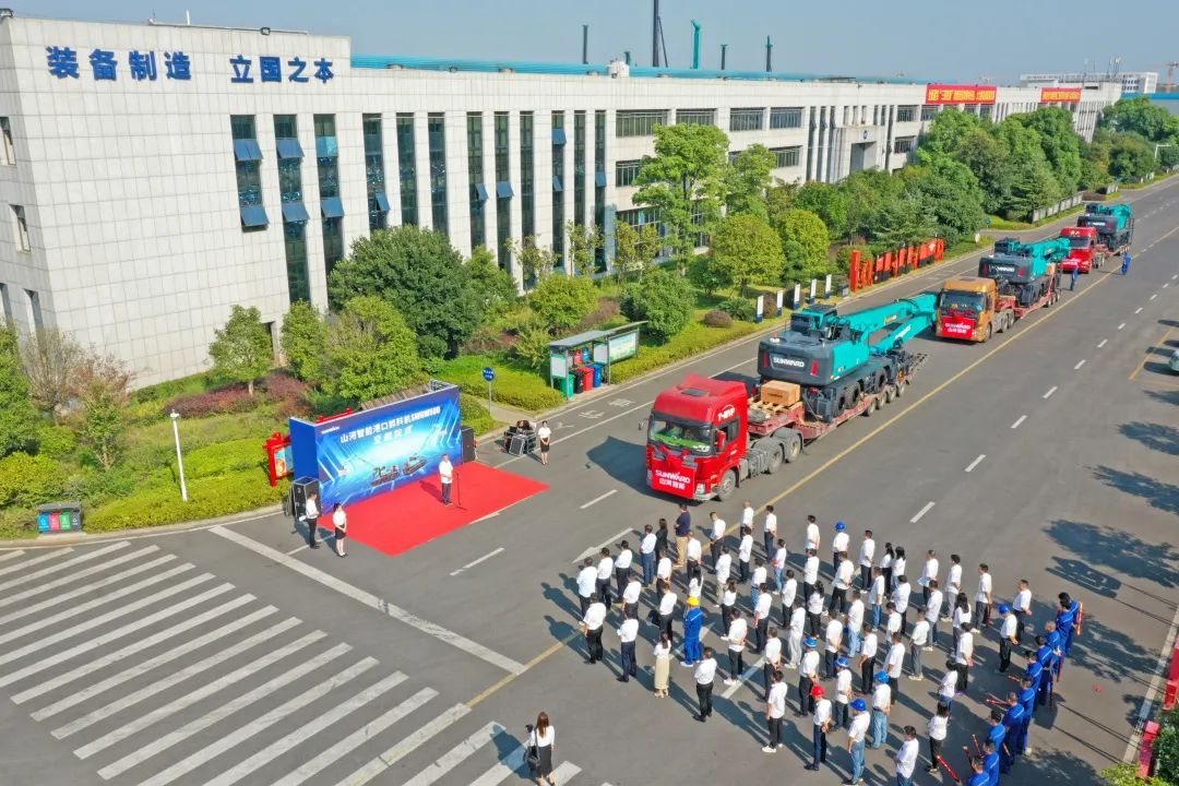 携手山东汇诚助力我国港口建设！！2138cn太阳集团城智能港口抓料机成功批量交付