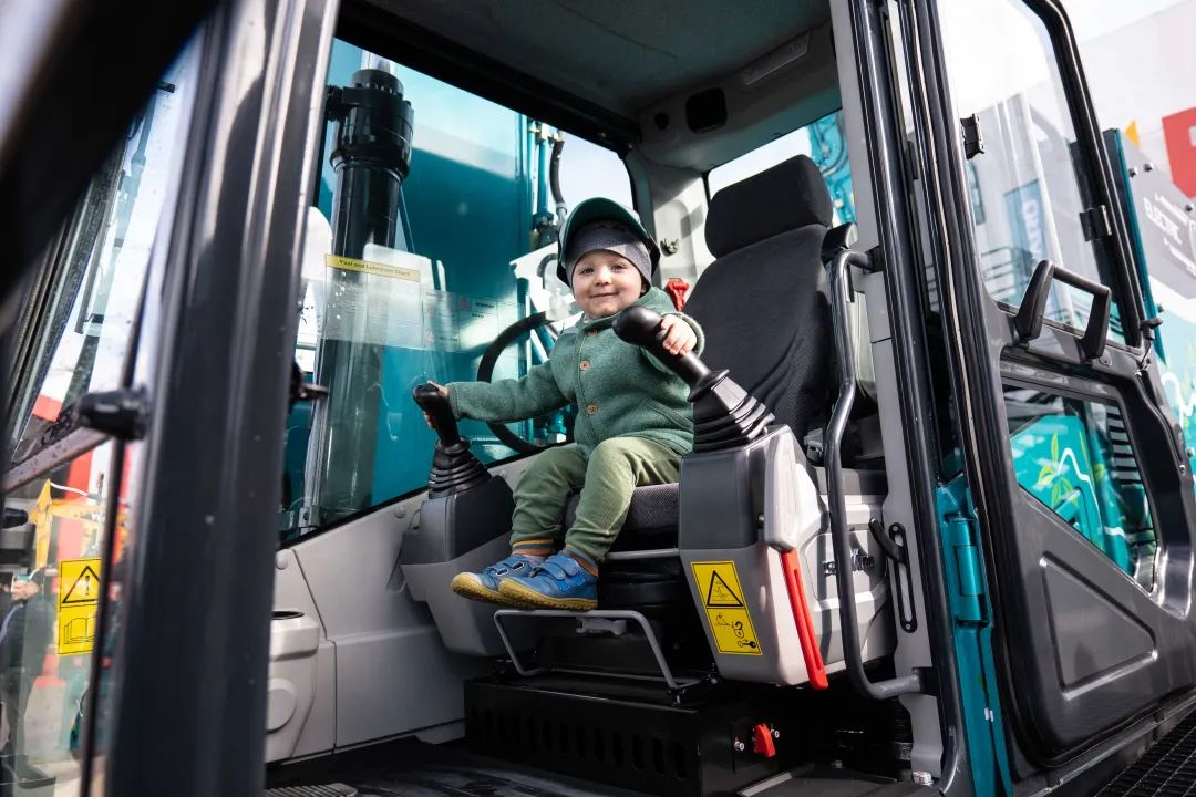 20221102092423_39514 Bauma 2022 | 一组火热现场图带您重温2138cn太阳集团城智能德国宝马展之旅