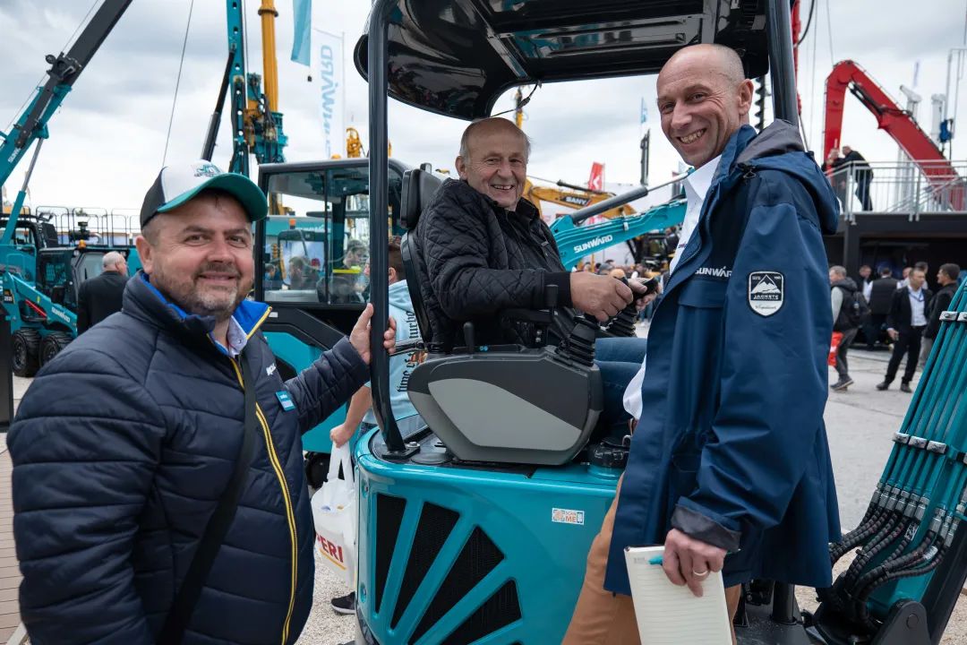 20221102092506_39726 Bauma 2022 | 一组火热现场图带您重温2138cn太阳集团城智能德国宝马展之旅