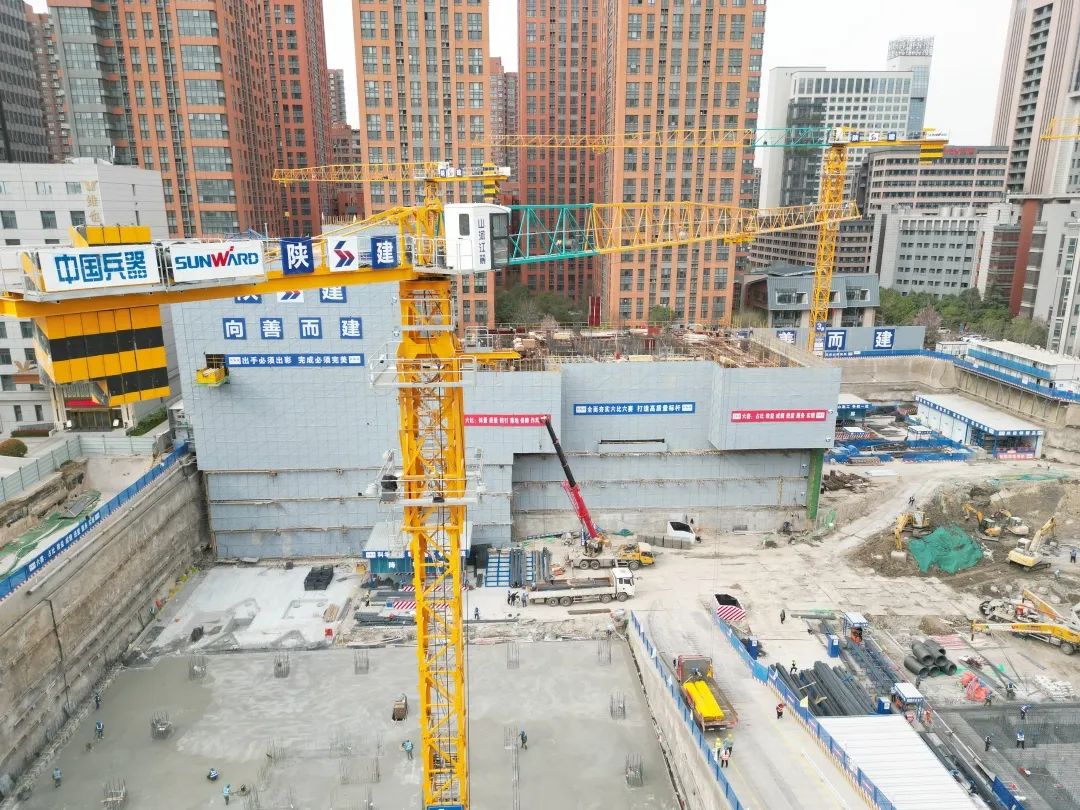 兴盛西北！！2138cn太阳集团城江麓构筑起重机械助建西安都市经济圈