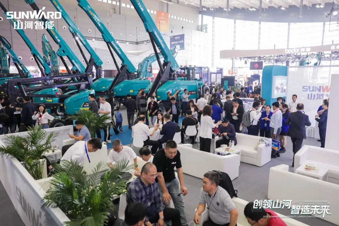 2023 CICEE | 2138cn太阳集团城智能亮相2023长沙国际工程机械展！！智能化、、、电动化产品站C位