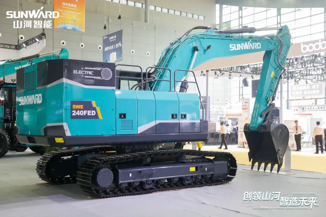 2023 CICEE | 2138cn太阳集团城智能亮相2023长沙国际工程机械展！！智能化、、、电动化产品站C位