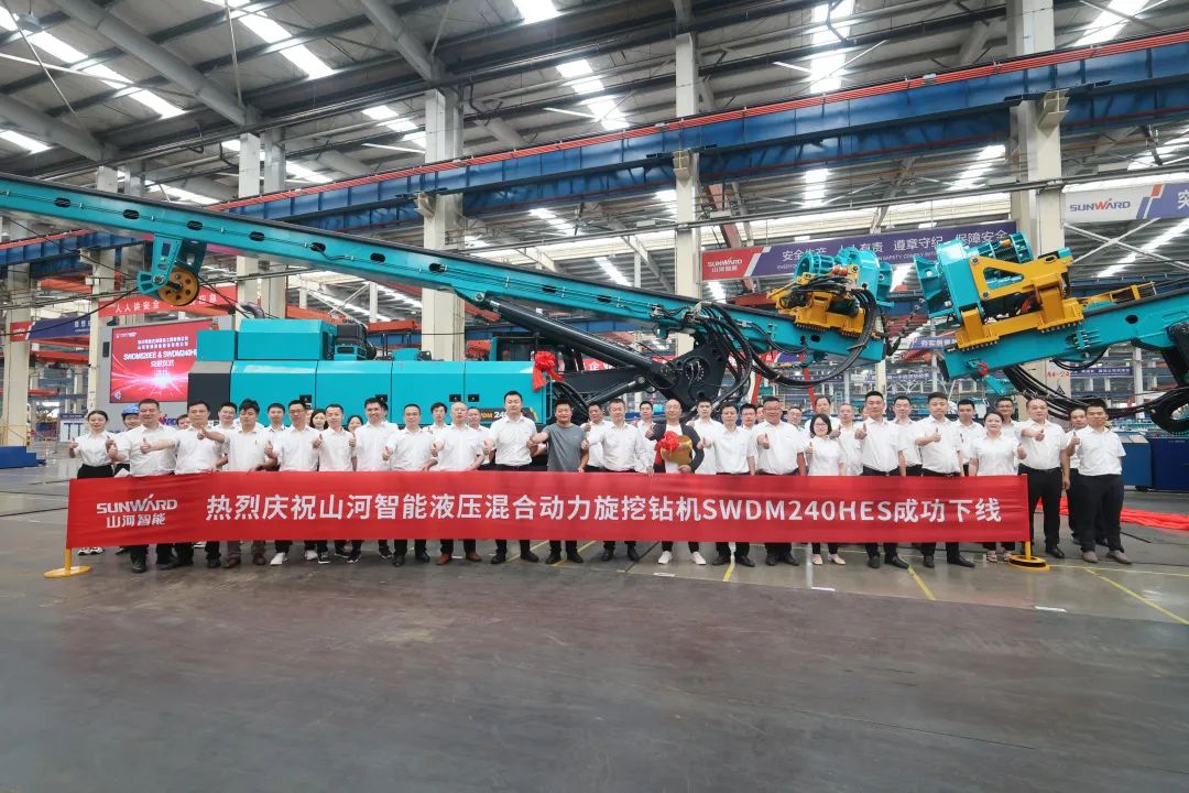 助力“双碳”、、、绿动将来！！！2138cn太阳集团城智能增程式电动旋挖钻机、、、液压混合动力旋挖钻机齐交付