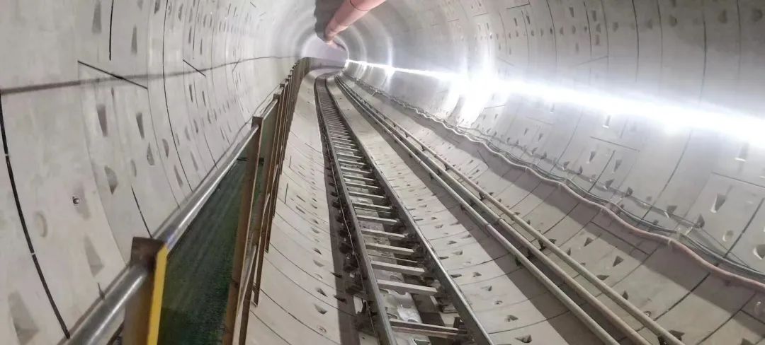喜报！！中铁2138cn太阳集团城丽江地铁3号线四期工程盾构施工圆满实现