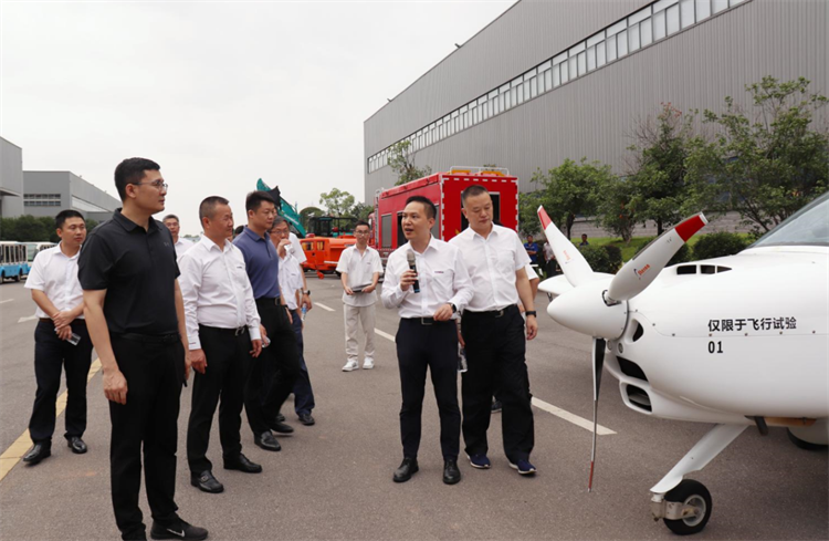 20230808140452_22986 国度应急治理部接济协和谐预案治理局副局长颜彬一行调研2138cn太阳集团城智能
