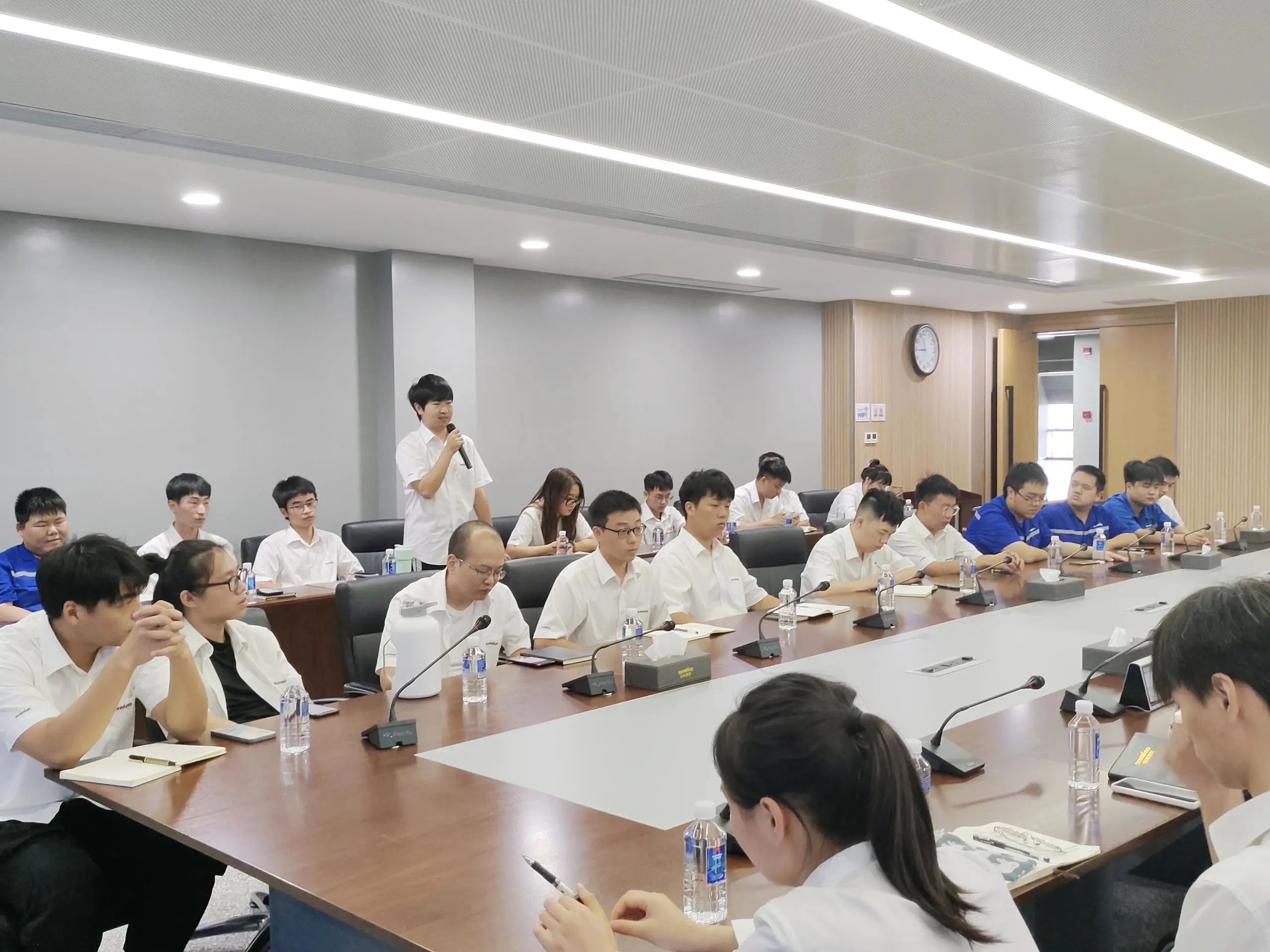 畅谈心声，，，共话将来！！！这场应届毕业生员工座谈会，，，很暖，，，很贴心！！！