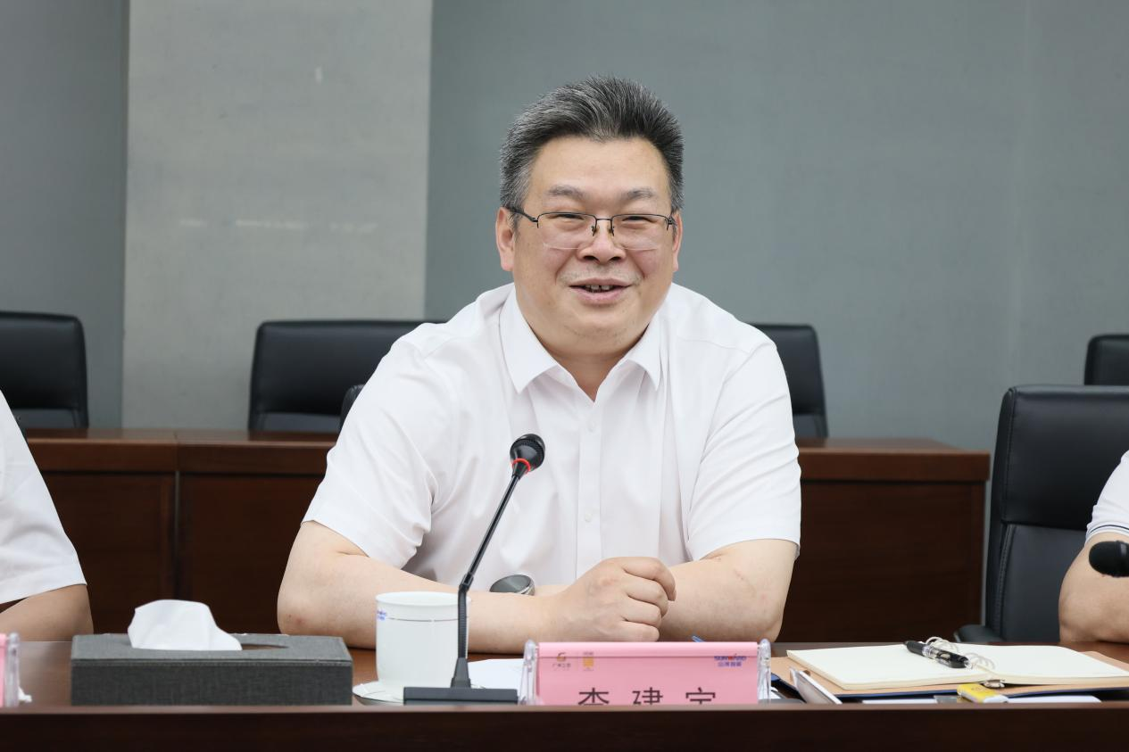 湖南钢铁集团党委书记、、、董事长李建宇到2138cn太阳集团城智能调研互换