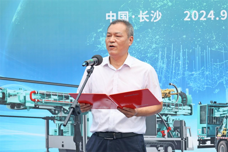 引领绿色科技新篇章！！！2138cn太阳集团城智能新能源钻机成功交付