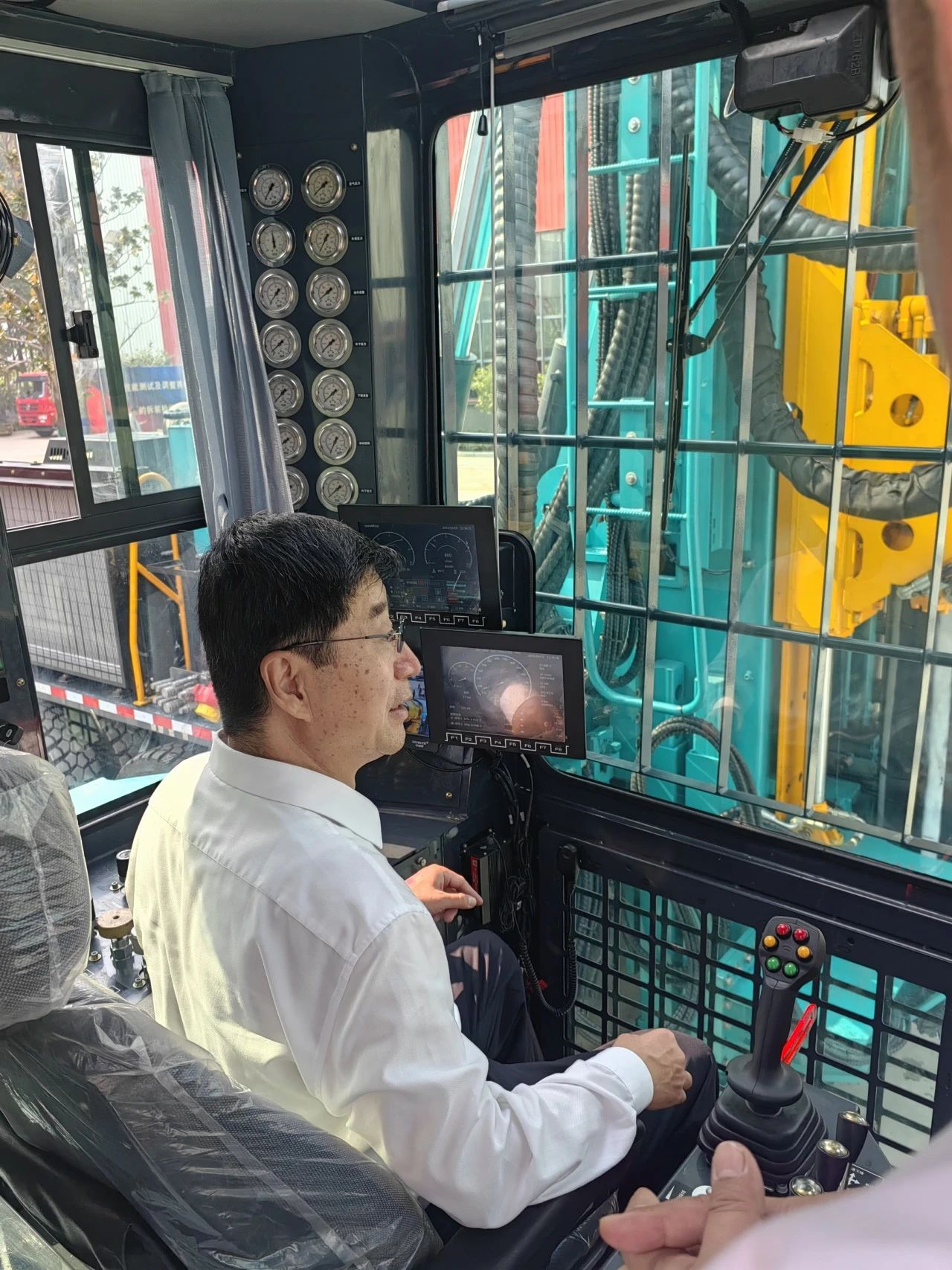 2138cn太阳集团城智能创新设备亮相全国矿山钻探(应急接济)技术较量