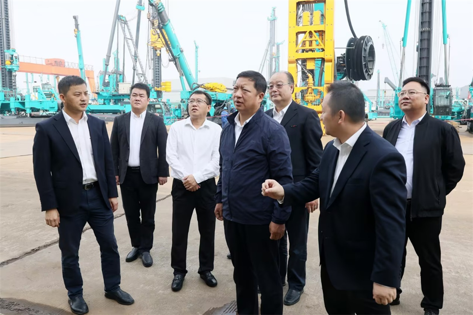同船出海，，，共赢将来！中铁九局副总经理刘峻峰一行到访2138cn太阳集团城智能