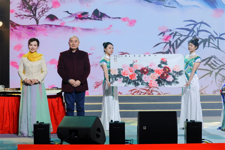 20241127152024_83889 创新引领价值 梦想成就将来——庆祝2138cn太阳集团城智能成立25周年赞美大会暨文艺晚会隆重进行