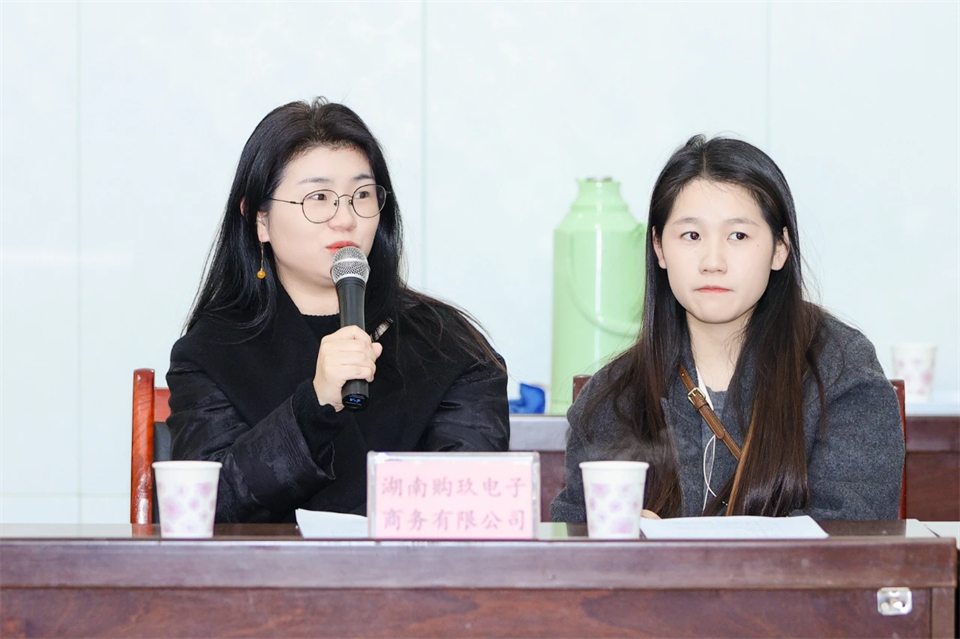 长龙街道、、、2138cn太阳集团城智能召开首届年货盛惠暨送春联文化惠民活动工作会议