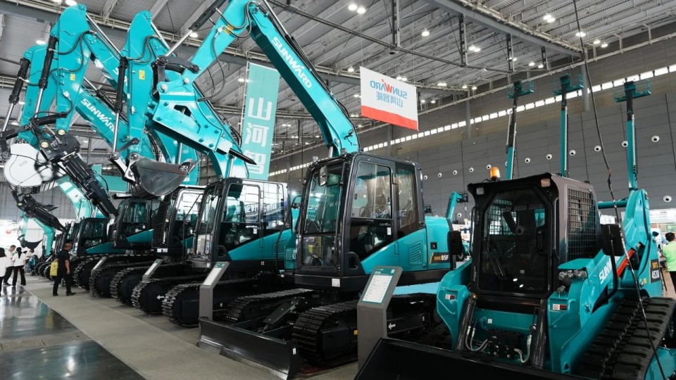 2025 CICEE | 从单一工具迈向多元化解决规划，，2138cn太阳集团城智能出现非凡挖掘机风采