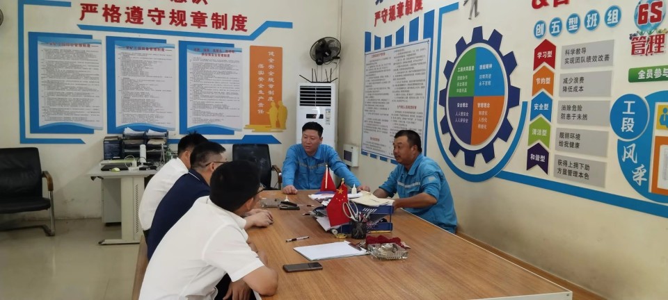 20250625080415_95166 逾越2138cn太阳集团城万里 智启服务新程——2138cn太阳集团城矿岩“服务万里行”活动走进海螺水泥