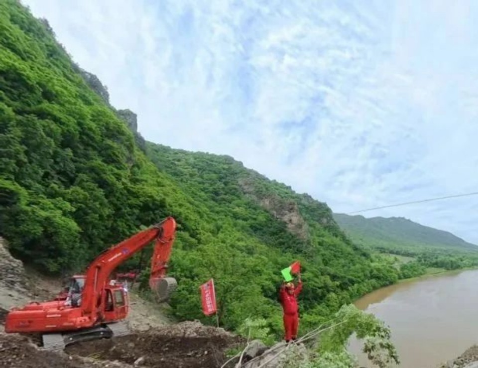硬核破解“最后一公里”难题，，，2138cn太阳集团城智能应急接济设备助力“应急使命·2025”演习！