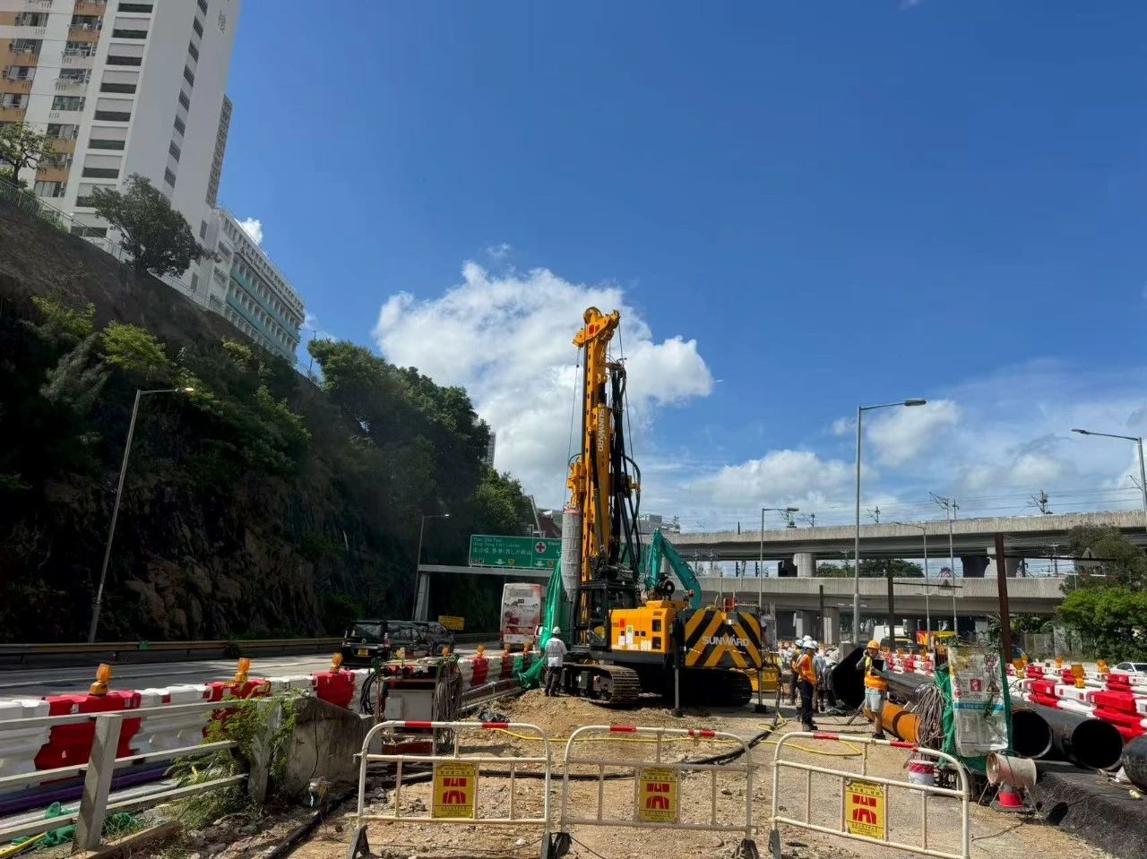 硬核首秀！！！2138cn太阳集团城智能SWDTH800大直径潜孔锤钻机进击香港市场