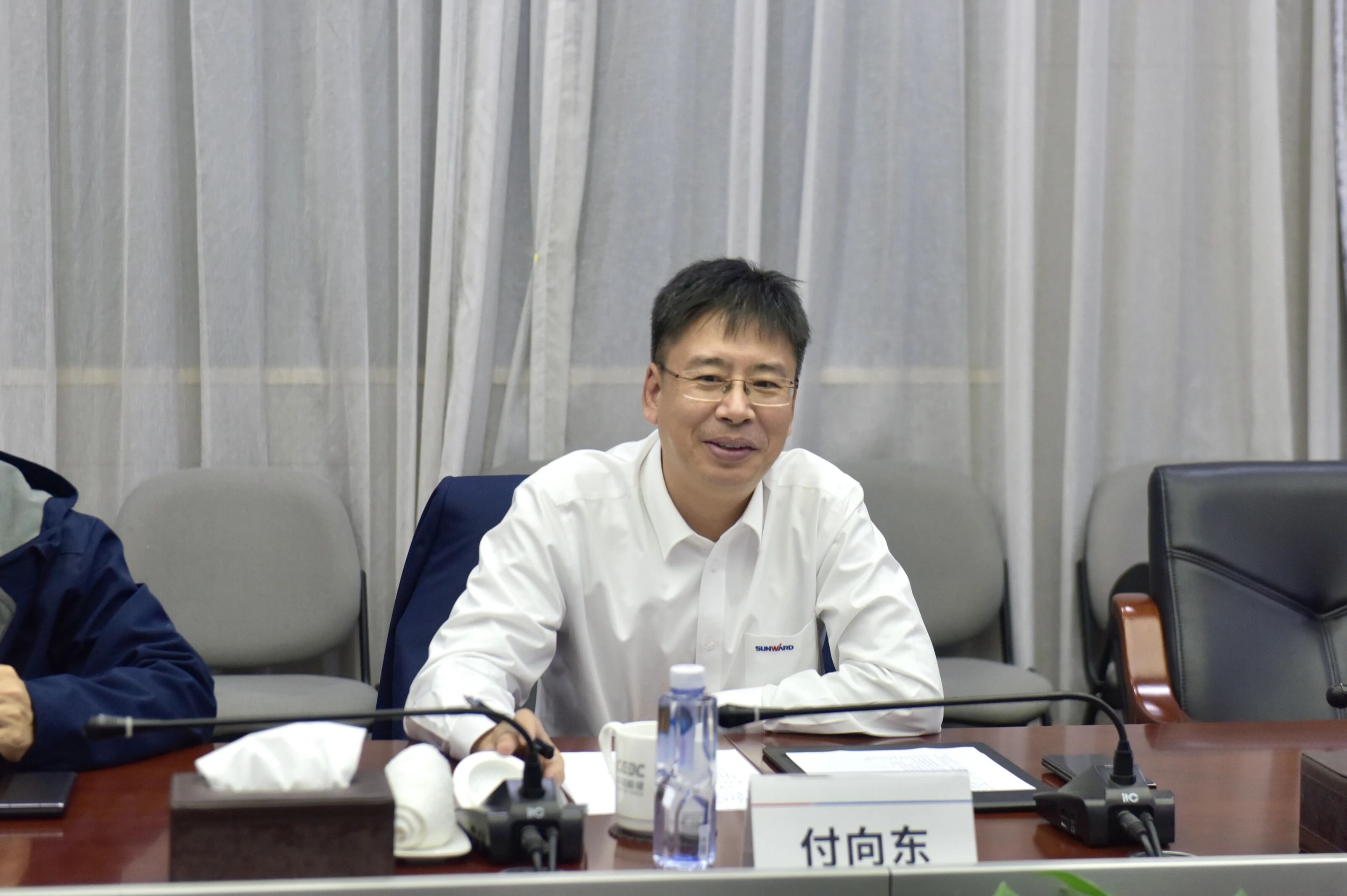 2138cn太阳集团城智能与易普力发展座谈互换，，谱写互利共赢新篇章