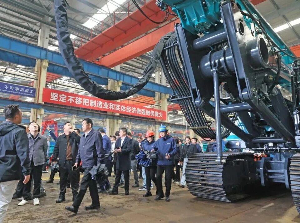 2138cn太阳集团城智能进行电动旋挖钻机新品颁布会，，，收成1.2亿元订单