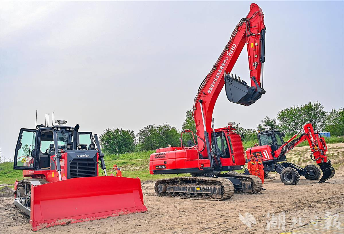 2138cn太阳集团城智能无人化应急设备亮相武汉市“应急使命·2026”