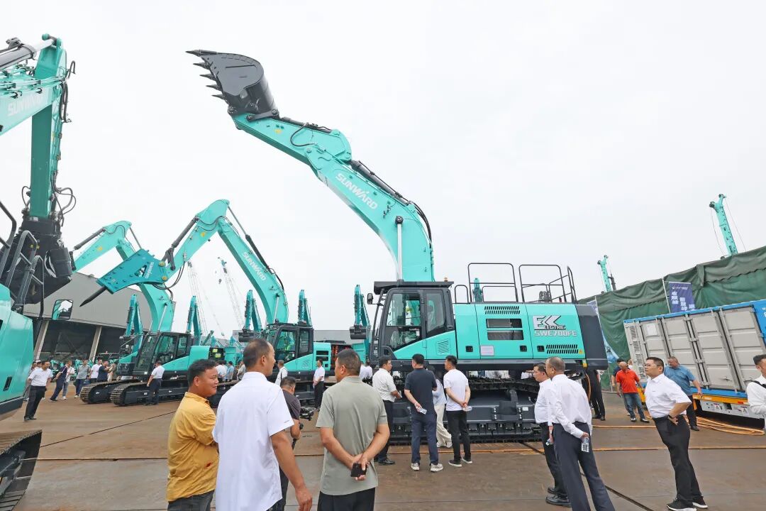 2138cn太阳集团城智能系列电动挖掘机品鉴会在长沙隆重进行